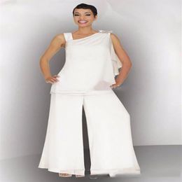 Modest 2020 Mother Of The Bride Groom Pant Suit Ruched Crystal Plus Size White Chiffon Elegant Women Formal Wedding Guest Dresses337S