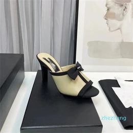 Designer Fashion Women's Sandals 2023 Luxury Summer popular Leather High heel Sandals Leisure Holiday flats