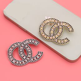 20style Retro Famous Designer Brand Brooch Women Rhinestone Pearl Letter Brooches Suit Pin Fashion Jewellery Clothing Decoration Top Quality Accessories Gifts