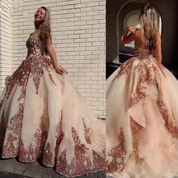 2021 Abiti da ballo Quinceanera con paillettes in oro rosa di lusso Abiti con paillettes a cuore Appliques in pizzo Tulle di cristallo Dolce 16 Corsetto Indietro 2612