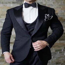 Handsome Groomsmen Peak Lapel Groom Tuxedos Mens Wedding Dress Man Jacket Blazer Prom Dinner 3 Piece SuitJacket Pants Tie Vest B229M