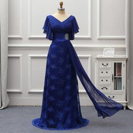 Recém-chegados Elegantes Vestidos Mãe da Noiva Azul Royal Chiffon e Renda Mangas Curtas Decote em V Babados Até o Chão Noite Dre212D