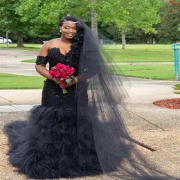 2020 Charming Vintage Black Mermaid Wedding Dresses Off Shoulder Lace Sequins Tiered Ruffles Skrit African Bride Garden Wedding Go309E