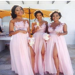 Plus Size Chiffon Pink Long Bridesmaid Dresses Sheer Neck Cap Sleeves Appliqued Illusion Bodice Sexy Split Summer Black Women Maid318v