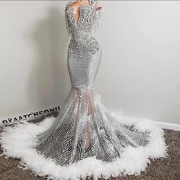Sparkly Silver Crystal Mermaid Prom Dresses 2023 Beaded Sequined Black Girls Evening Dress With Feather Sleeveless Party Gowns Rob307h