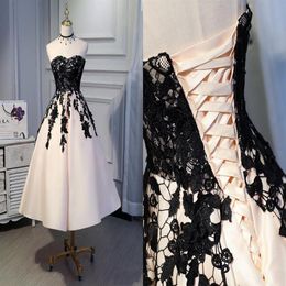 Sexy raso di champagne pizzo nero lunghezza tè abito da sposa corto economico una linea corsetto innamorato indietro abiti da sposa increspati matrimonio Rea3302