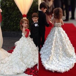 Wedding Flower Girls Dresses For Beach Full Handmade Flowers Princess Ball Gowns Lovely Girls Pageant Dress339h