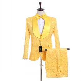 New Arrival One Button Yellow Embossing Wedding Groom Tuxedos Shawl Lapel Groomsmen Men Suits Prom Blazer Jacket Pants Vest Tie 223q