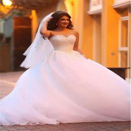 Brilliant Tulle Sweetheart Neckline Ball Gown Wedding Dresses with Beadings & Rhinestones Top Bridal Gowns robe soiree courte et c297t