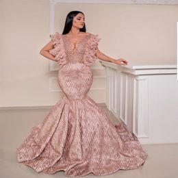 2020 Arabic Aso Ebi Gold Sparkly Mermaid Evening Dresses Sheer Neck Beaded Prom Dresses Sequined Formal Party Second Reception Gow299T