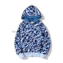 Bape Mens Hoodies Designer Hoodie Shark Luminous Women Sweatshirts Letters Camo Hoody Oversized Cotton Zip Sweaters Hoodys Embroidered Cardigan V46R