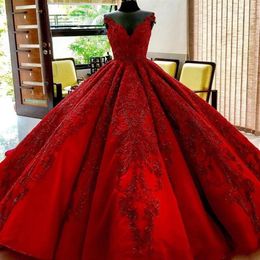 2022 Luxury Dark Red Ball Gown Quinceanera Dresses Sweetheart Lace Appliques Crystal Beaded Sweet 16 Puffy Tulle Plus Size Prom Ev239u