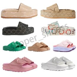 Sandálias de designer senhoras sandália verão sapatos de couro liso moda praia mulheres sandálias de luxo carta arrastar tamanho 35-42 com caixa