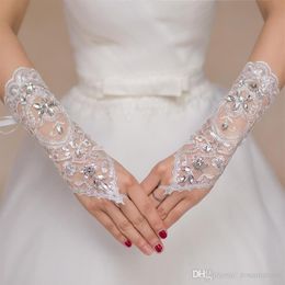 Luxury Short Lace Bride Bridal Gloves Wedding Gloves Crystals Wedding Accessories Lace Gloves for Brides Fingerless Below Elbow Le278R