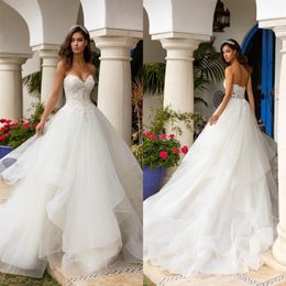 Moonlight 2019 A Line Wedding Dresses Sweetheart Lace Applique Beads Country Bridal Gowns Sweep Train Tiered Sleeveless Beach Wedd251O