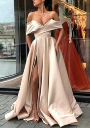 Sexy Cheap Split Champagne Prom Dresses 2023 Off The Shoulder Satin Floor Length White Pink Blush Simple Evening Party Dresses