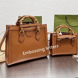 Lady Bamboo Diana Clutch Bags 2022 Luxury Designers Alligator Plain Handbag Fashion Crocodile Underarm Interior Compartment Cosmet2079