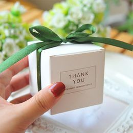 Cushion New European Simple Atmosphere White Cube Candy Boxes Wedding Party Supplies Gift Packing Box Baby Shown Favours Gift Bag