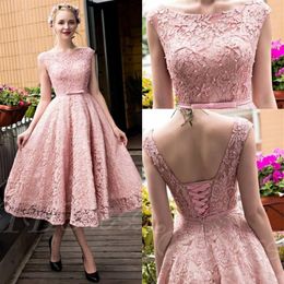 Glamorous Tea Lunghezza Prom Dresses 2019 Elegante rosa con maniche ad aletta Lace Up A Line Abiti da cocktail corti con perline Full Lace Party 271w