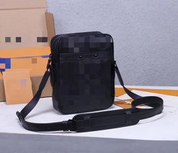 2023 new classic leather men's shoulder bag crossbody bag high quality fashion mobile phone bag