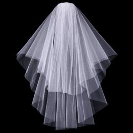 Cheap Exquisite Short Bridal Veil Netting Two-Layer Short Wedding Veil With Comb Fingertip Length Handmade Noble White Ivory Headw179l