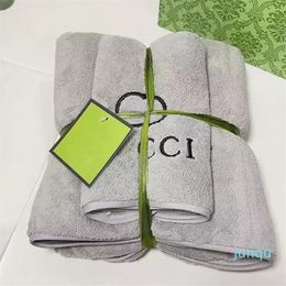 2022 Designer Bath Towel Set Coral Velvet Fashion Towels Face Towels Luxury Unisex Men Womens Wash Cloths G Towel 2208171D248a