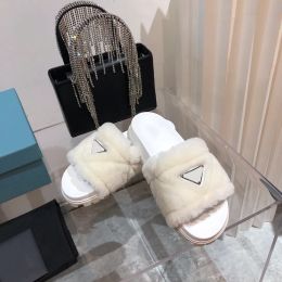 Designer Shearling Slides Sandals Women Fluffy Flat Slippers Black White Pink Luxury Fashion Indoor Lady Shoes