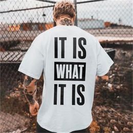 Men's T Shirts 2023 It Is What Letters Printed Man T-shirt Classic Summer Cotton Fashion Men Tshirt Casual Top Clothing