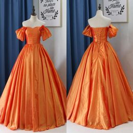 Vintage Orange Cenerentola Prom Dresses Ball Gown Off The Shoulder Juliet Manica corta Fiori fatti a mano Drappeggiato Occasioni speciali Dr227B