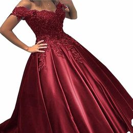 2022 Off the shoulder Wine Red Evening Dress Formal Gowns Long Ball Gown Short Sleeves Handmade Flowers Lace Satin Prom Homecoming240t