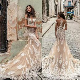 Champagne Julie Vino Wedding Dresses Off Shoulder Deep Plunging Neckline Bridal Gowns Sweep Train Lace Wedding Dress Custom Made250g