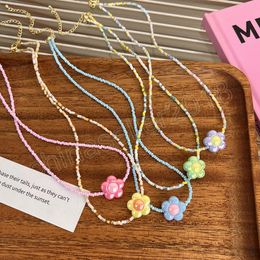 Candy Colour Sweet Flower Pendant Clavicle Neckalce for Women Girl New Delicate Handmade Beaded Flower Acrylic Geometric Necklace