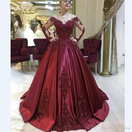 Vintage Plus Size Burgundy Long Sleeves Ball Gown Quinceanera Dresses Lace Appliqued Floor Length Satin Formal Dress Evening Party350S