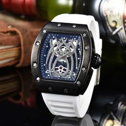 New Men Watch Designer Luxury Cutout Diamond Spider Pattern Multicolor Economical Classic Vintage Quartz Movement Markers Man Watch