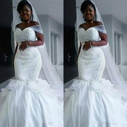 2020 New Cheap South African Plus Size Mermaid Wedding Dresses Off Shoulder Lace Appliques Beaded Arabic Sweep Train Formal Bridal258N