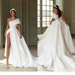 One Shoulder Float Wedding Dresses Thigh High Slit Appliqued 2020 New Bridal Gowns with Big Bow Sweep Train Robe De Mariee290j