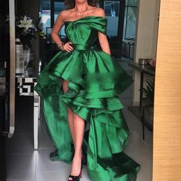 Green Off Shoulder High Low Prom Dresses Sexy Satin Pleated Tiered Ruffles Arabic Robe De Mariage Strapless Formal Evening Party D260f