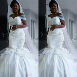 2020 New Cheap South African Plus Size Mermaid Wedding Dresses Off Shoulder Lace Appliques Beaded Arabic Sweep Train Formal Bridal234u