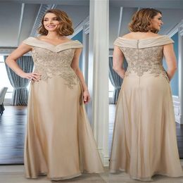 2023 Elegant Mother Of Bride Dresses Champagne Cap Sleeves Chiffon Lace Appliques Crystal Floor Length Plus Size Custom Weddings E280S