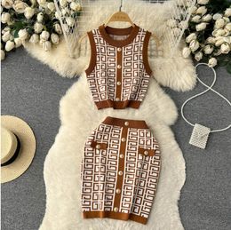 Designer women Tracksuits Knitted Set Sleeveless Luxury Round Neck Tank Top+Hip Wrap Short Skirt Fashion Two Piece Set