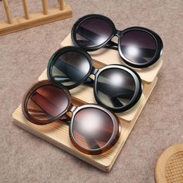 Sunglasses Fashion Round Women Vintage Brand Designer Black Green Oversized Frames Mirror Shades Female UV400