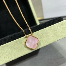 Colar de designer superior Trevo de quatro folhas Colares Cleef para mulheres meninas Banhado a ouro adorável Colar com pingente de ágata Colar fashion Colar para festa de casamento Jóias