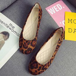 Dress Shoes New Sexy Leopard Women Flats Shoes Fashion Shallow All Match Pointy Toe Feminino Zapatos Loafers Shoes Daily Shoes Lady L230724