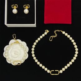 Pearl Biżuteria Zestaw Naszyjka Bransoletka Kolczyki Pearl wisiorek nakrycia głowy panie retro vintage eleganckie 18 -karatowe złoto elegancki elegancki klejnot