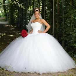 2019 Luxurious Ball Gown Wedding Dresses Sweetheart Sequins Beaded Tulle Floor Length Plus Size Wedding Gowns Sparkly Bridal Dress281F