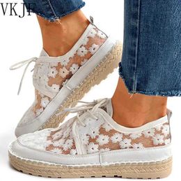 Dress Shoes Summer Comfortable Loafers 2022 Women's Retro Mesh Breathable Flat Casual Shoes 35-40 Hollow Embroidery Lace Up Female Sneakers L230724