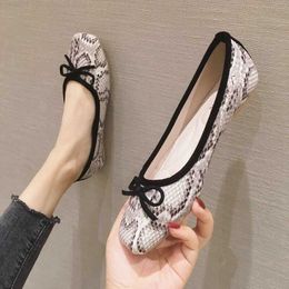 Dress Shoes White Snake printed single shoe 2023 new women's shoes shallow mouth pointed tie bow shoes boat shoes bean shoes womens shoes L230724