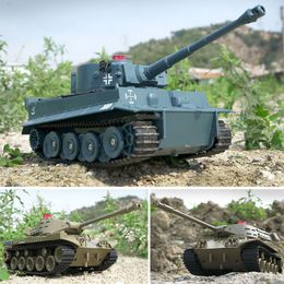 ElectricRC Car Q85 RC Tank Model 24G Remote Control Programmable Crawler Sound Effects Military 130 Toy for boys 230724