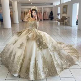 2023 Abiti Quinceanera con perline champagne Abiti con lacci Appliqued Manica lunga Principessa Ball Gown Prom Party Wear Masquerade Dress GB11082053
