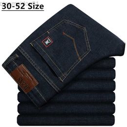 Men's Jeans Plus Size 42 44 46 48 50 52 Men's Classic Black Jeans Business Casual Straight Loose Denim Stretch Jeans Male Brand Trousers L230724